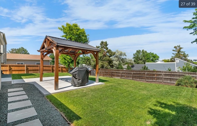 Building Photo - 6604 S Dahlia Cir
