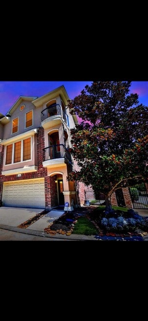 Building Photo - 8002 Stoneyway Dr