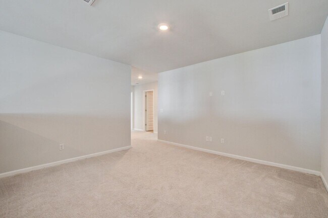 Building Photo - Stunning 5 Bedroom Cypress Preserve