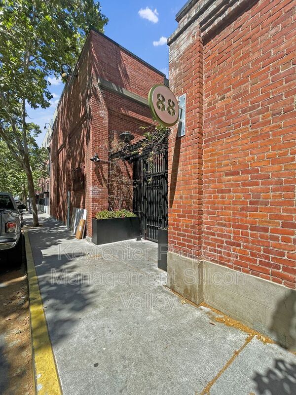 Building Photo - 88 Bush St