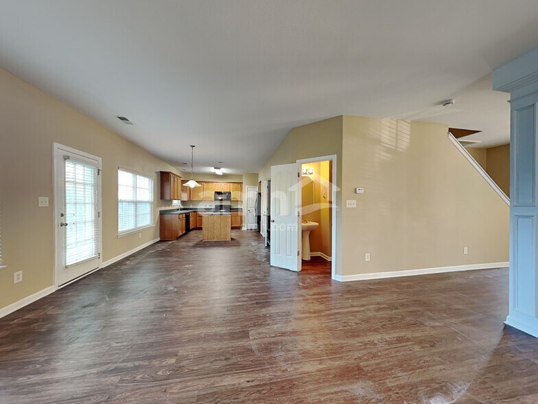 Building Photo - 2524 Ingleside Dr