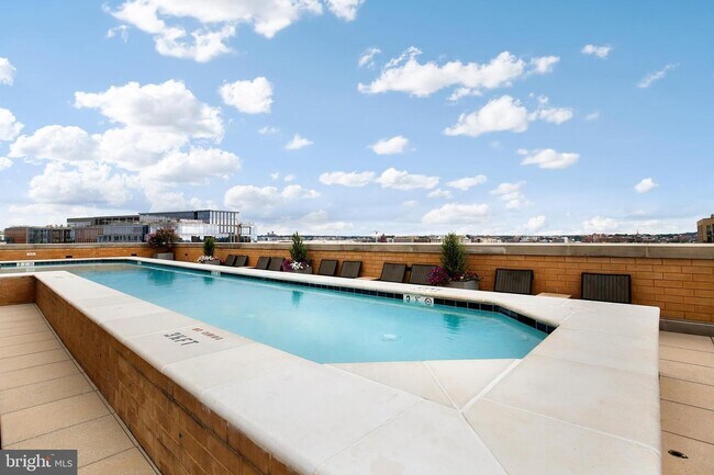 Building Photo - 440 L St NW