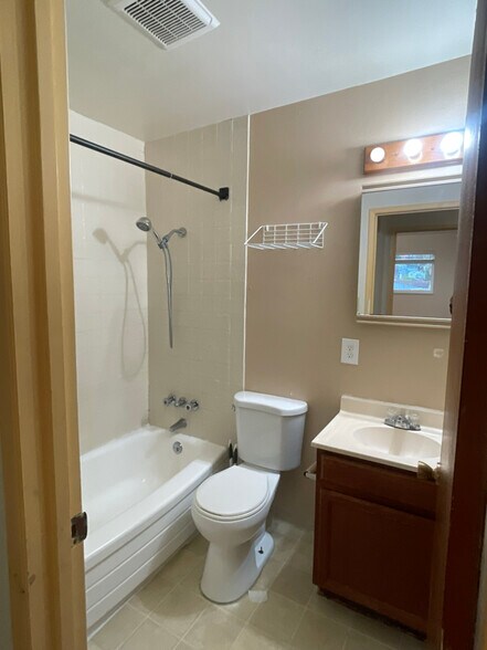 Primary Photo - 632 Stannage Ave