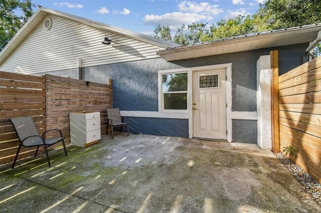 Building Photo - 15410 Manning Dr