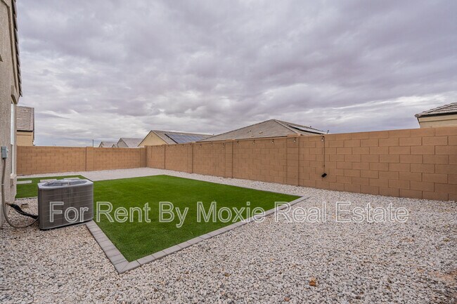 Building Photo - 8499 W Sonoma Way