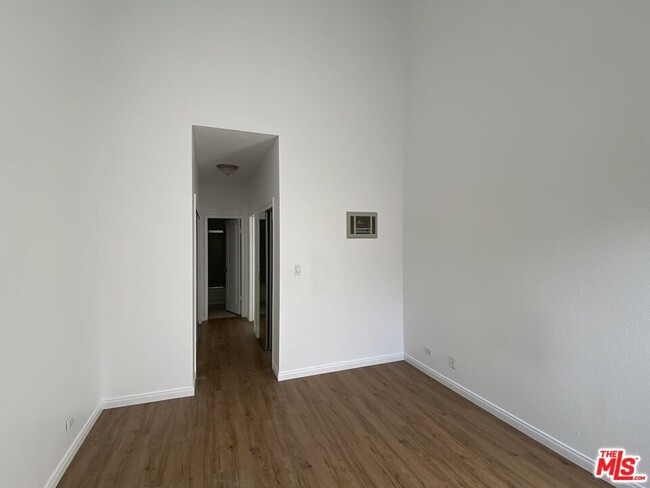 Building Photo - 1440 Veteran Ave
