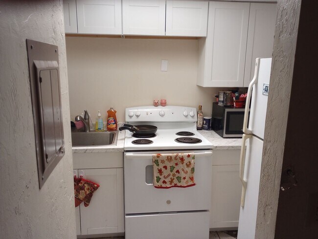 Building Photo - 613 SW 75th St