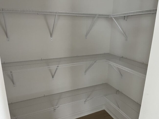 Building Photo - 4208 Long Lake Way