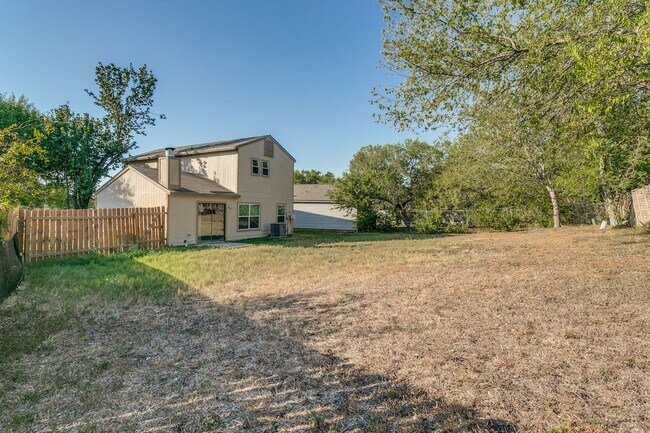 Building Photo - 4-BEDROOM ON CUL DE SAC IN SUNRISE