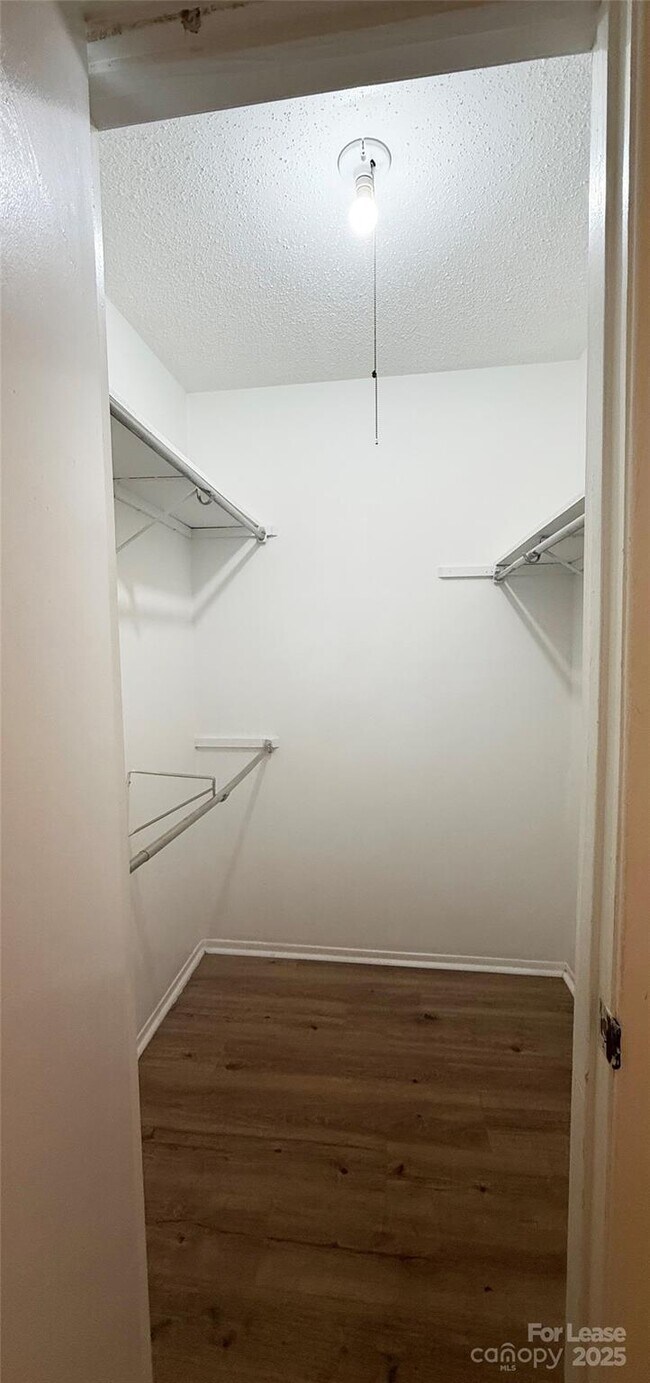 Building Photo - 4948 Sardis Rd