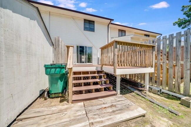 Building Photo - 7234 Oak Ridge Pl