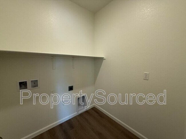 Building Photo - 2454 Cortese St