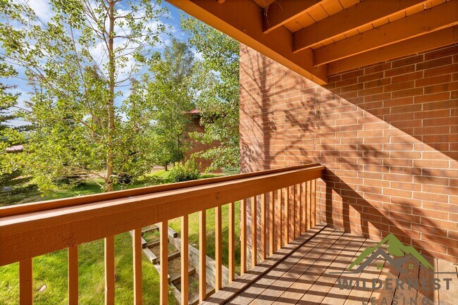 Building Photo - 749 Lagoon Dr