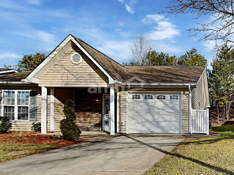 Primary Photo - 185 Charlotte Ct