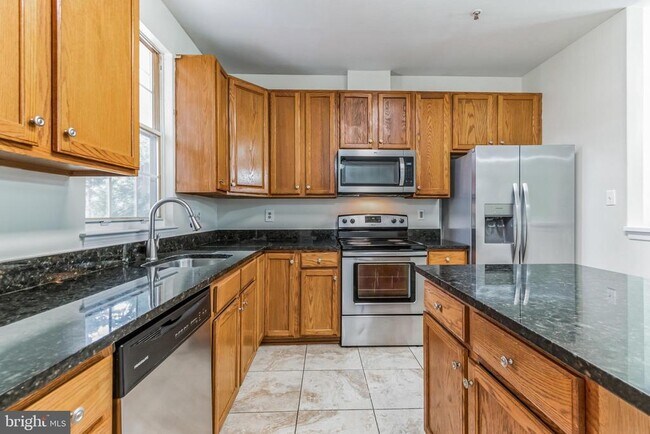 Building Photo - 2519 Dog Leg Ct
