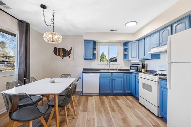 Building Photo - 204 Washington Park Blvd