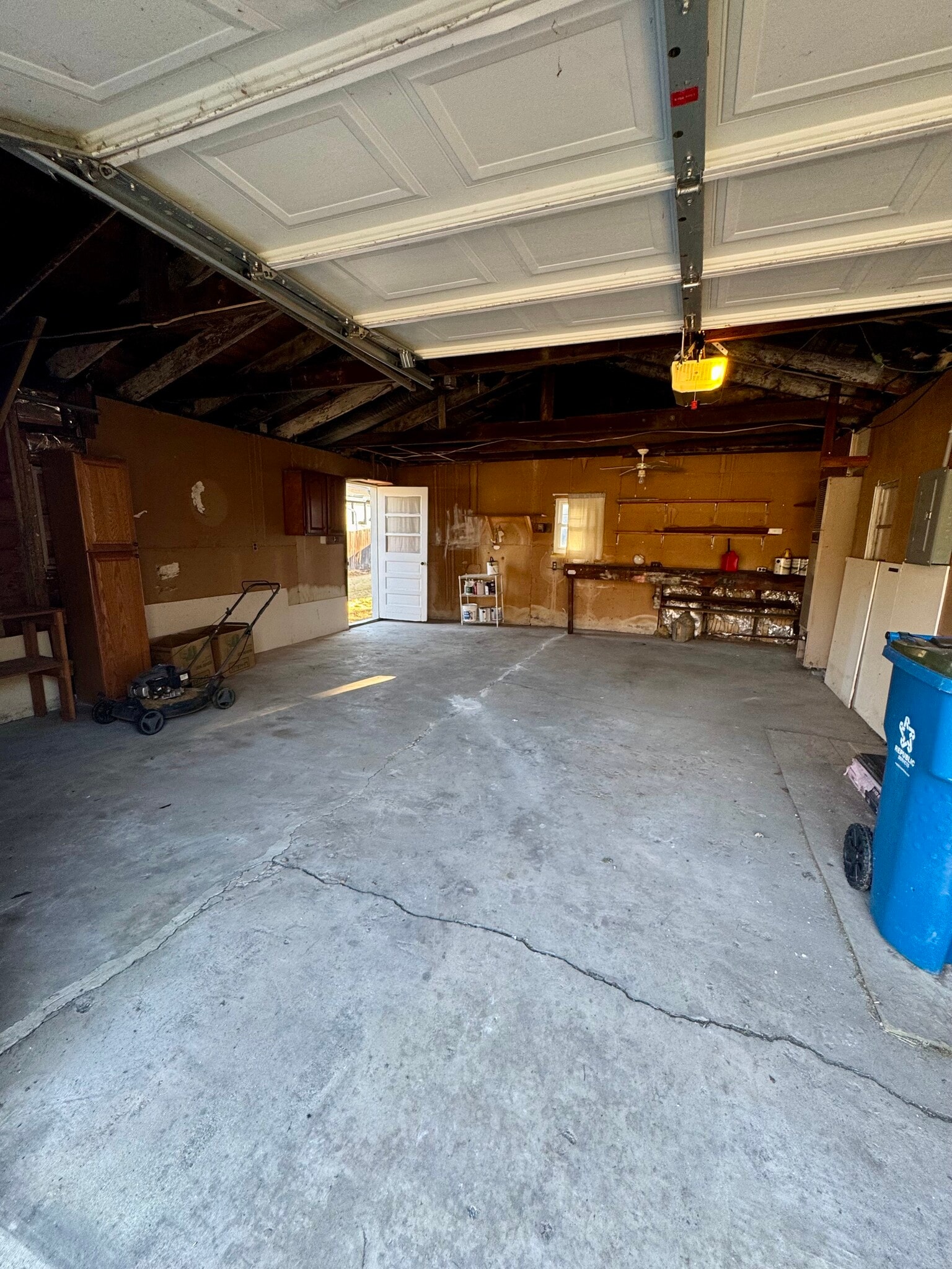 Building Photo - 2422 1st St