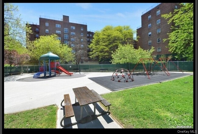 Building Photo - 139-15 83rd Ave