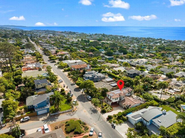 Building Photo - 701 N Granados Ave