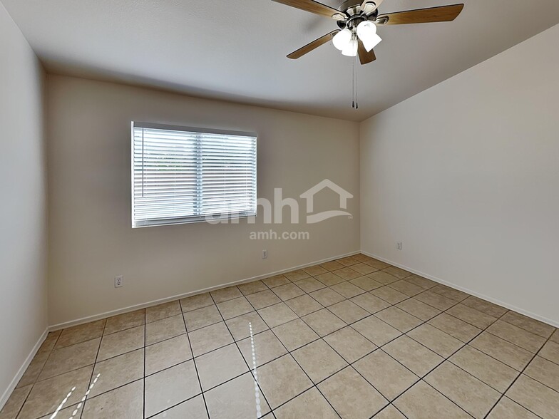Building Photo - 2727 N 87th Ave