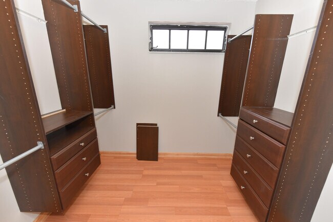 Building Photo - 10298 Hidden Springs Ct