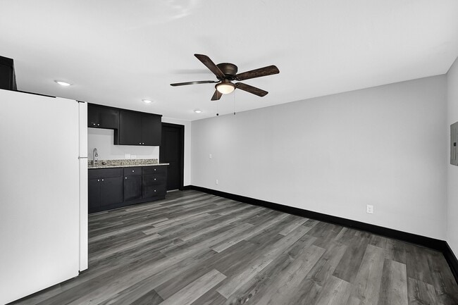 Building Photo - 1313 10th St