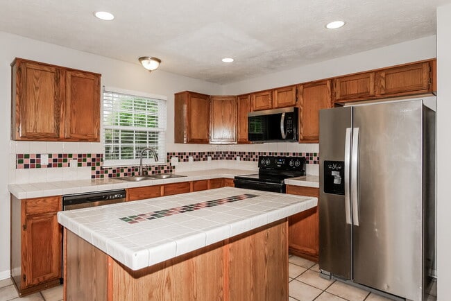 Building Photo - 401 Creekstone Dr