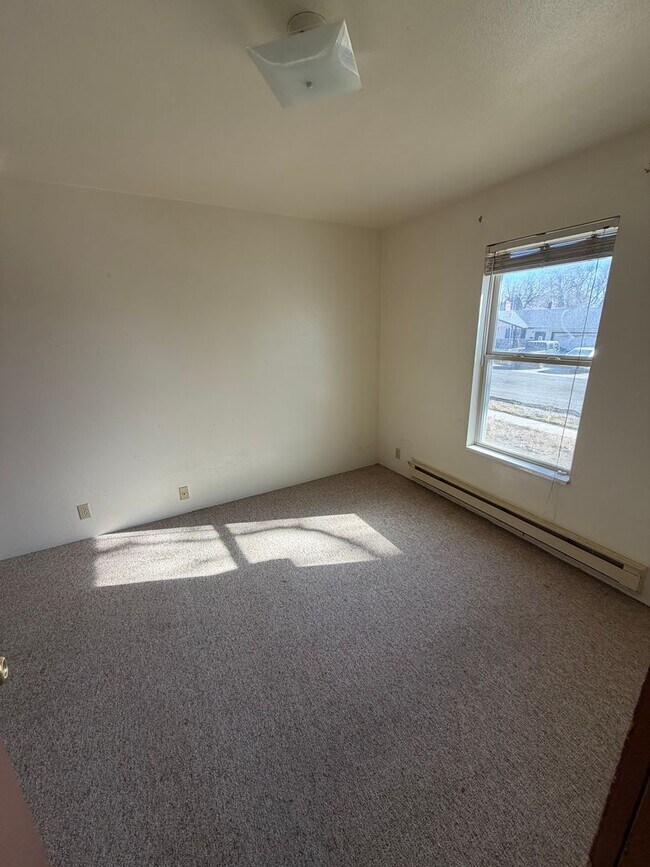 Building Photo - CS-700 N Duplex