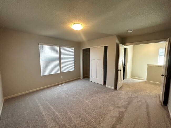 Building Photo - New 4 Bedroom North Plains Home!!!
