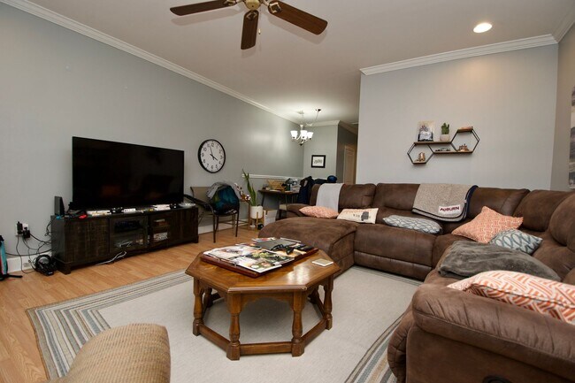 Building Photo - Spacious 3-Bedroom Condo Near Auburn University!