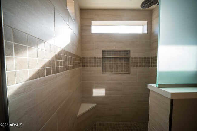 Building Photo - 11725 W Flanagan St