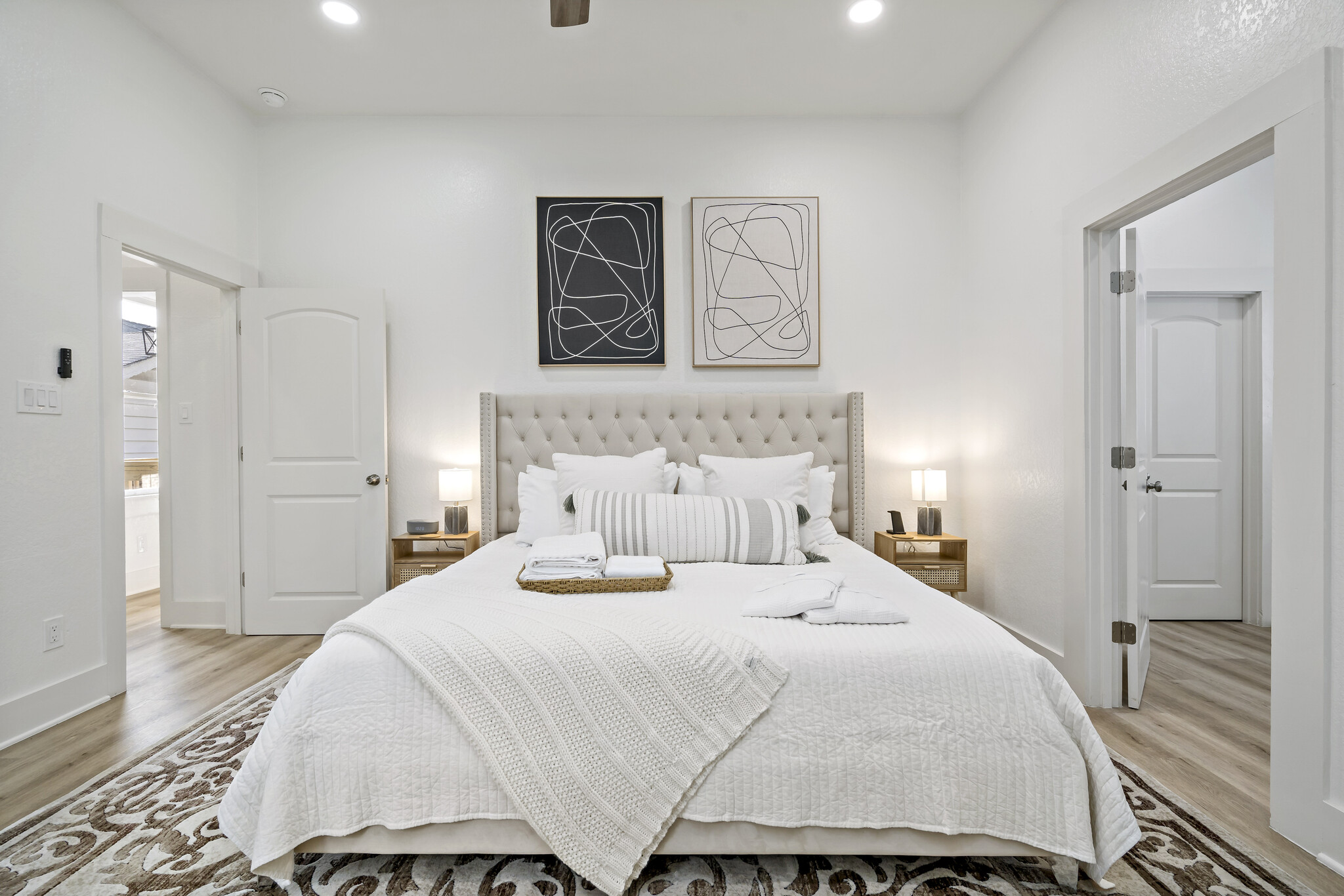 Building Photo - 506 E Evergreen St