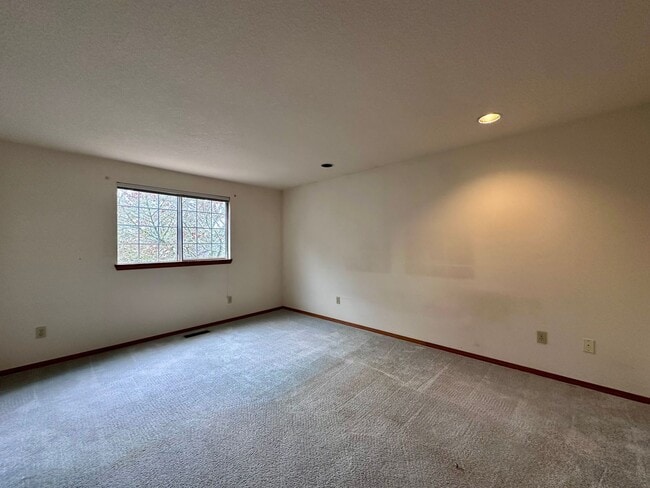 Building Photo - Bethany’s Deerfield Neighborhood – Spacious 3-Bedroom Home! | MOVE IN SPECIAL