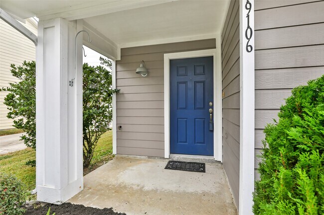 Building Photo - 19106 Spruce Bough Ln