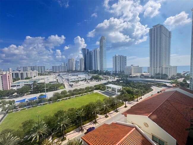 Building Photo - 200 Sunny Isles Blvd
