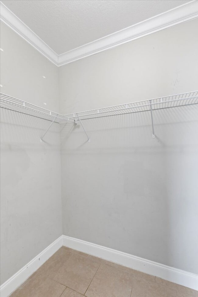 Building Photo - 2 Bedroom, 2.5 Bathroom AVAILABLE FOR 6 Months