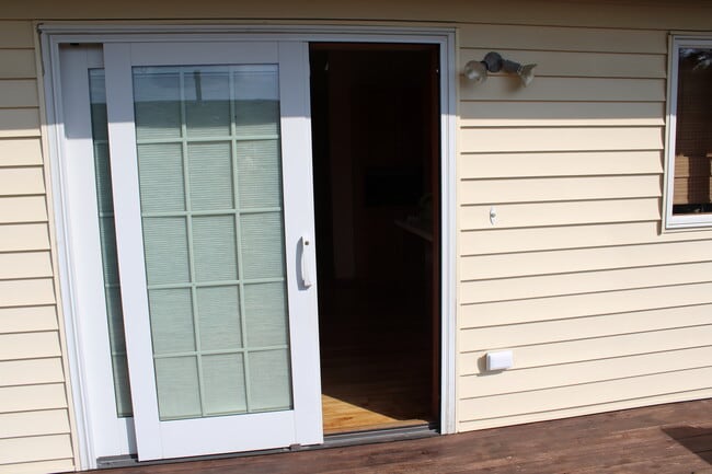 Building Photo - 3991 Whiting Ln