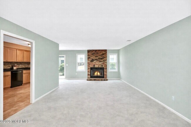 Building Photo - 35 Breakwater Square