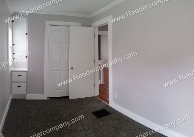 Building Photo - 204 W Sigler St