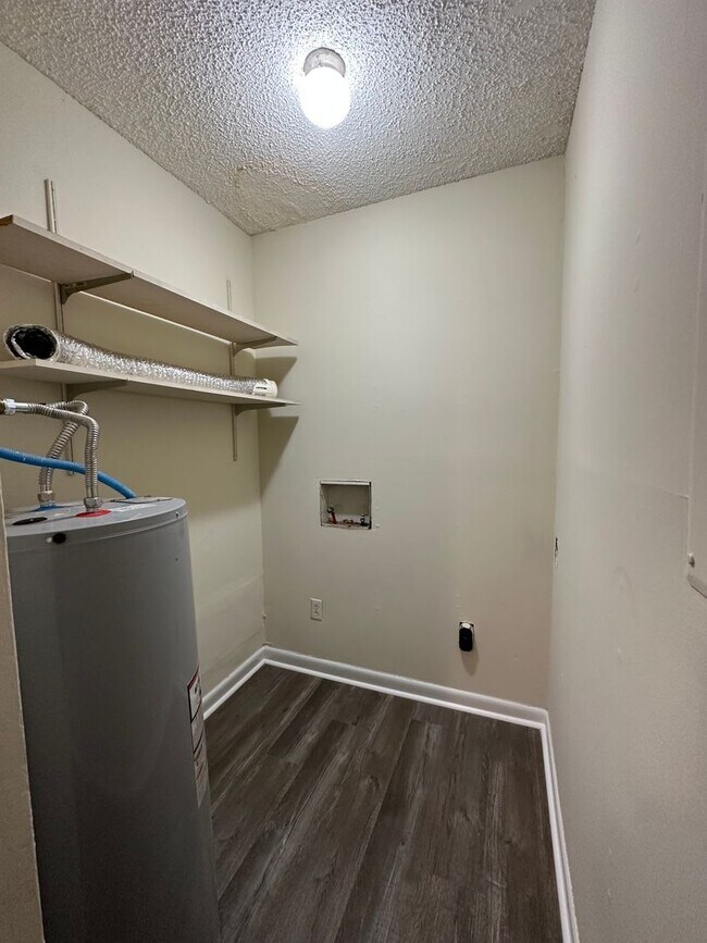 Building Photo - Pet friend home for rent near Rural Kin & ...