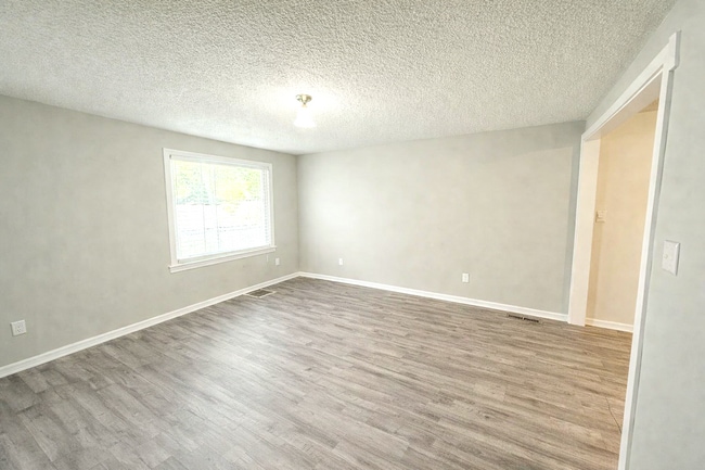 Building Photo - 2015 W Wilkins St