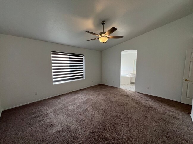 Building Photo - 4 BEDROOM POOL HOME!