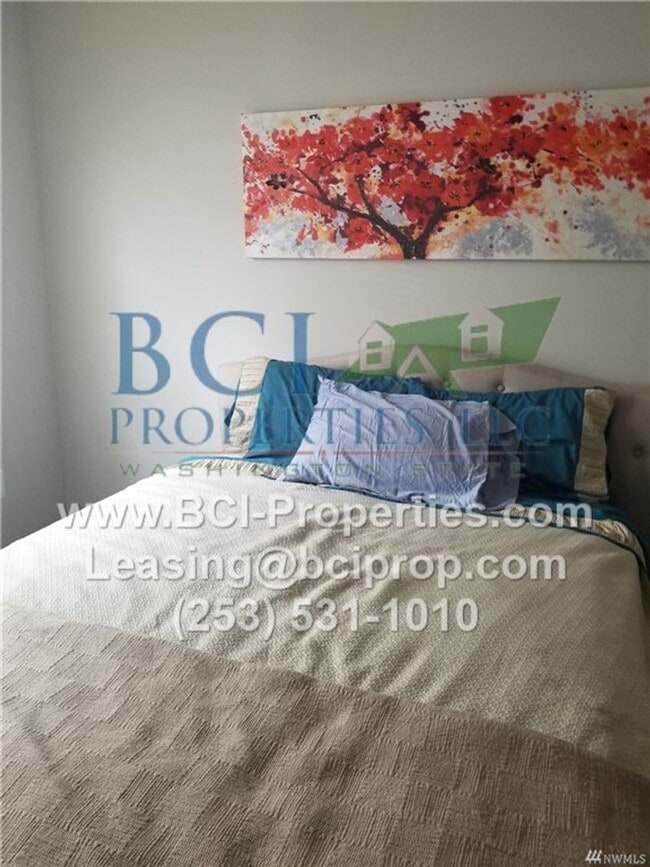 Building Photo - Beautiful 4 Bedroom Home Available in Down...