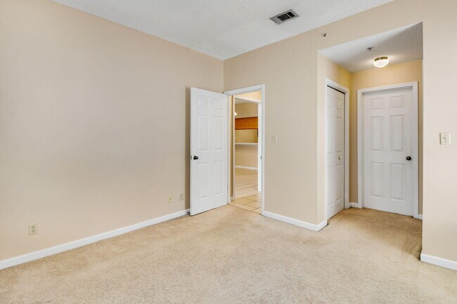 Building Photo - 200 Sandestin Ln