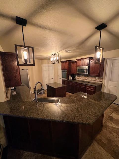 Building Photo - 220 Derek Ln