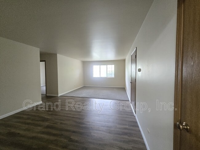 Building Photo - 577 Anita Ave