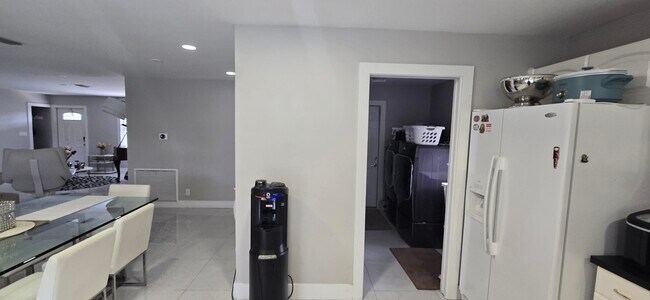 Building Photo - 288 NW 89th Ave