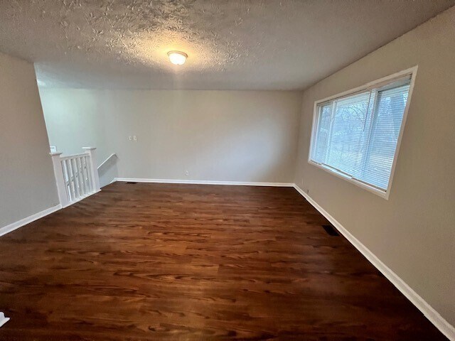 Building Photo - 3433 Maura Ln