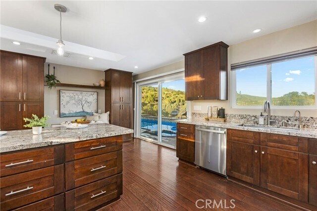 Building Photo - 1377 Hazelwood Pl