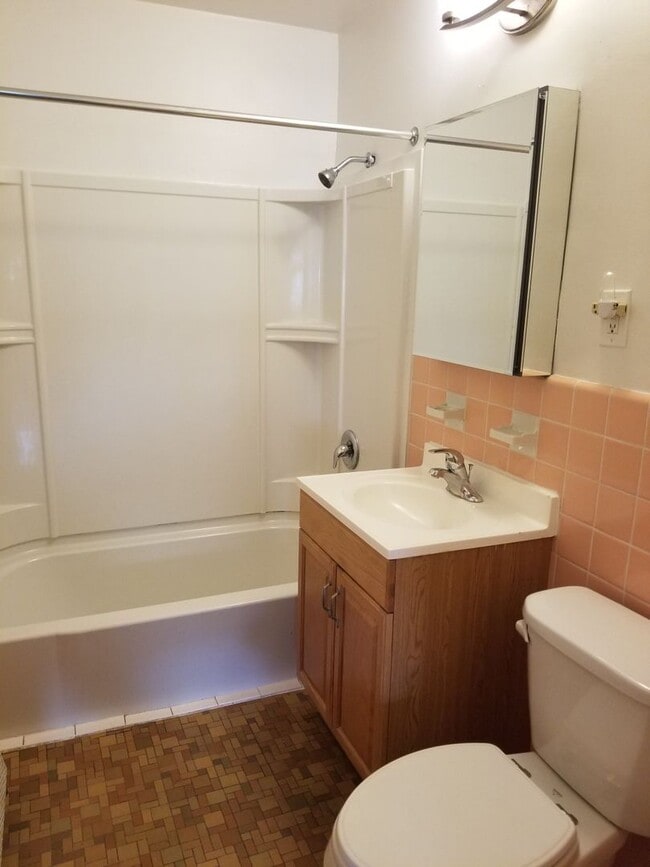 Building Photo - Mayflower Condo for Rent